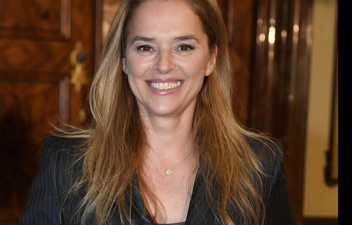 Světlana Witowská zvolila tentokrát tmavou barvu