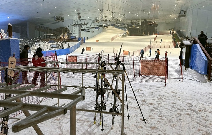 Lyžařské středisko Ski Dubai nacházející se v nákupním centru Mall of the Emirates 