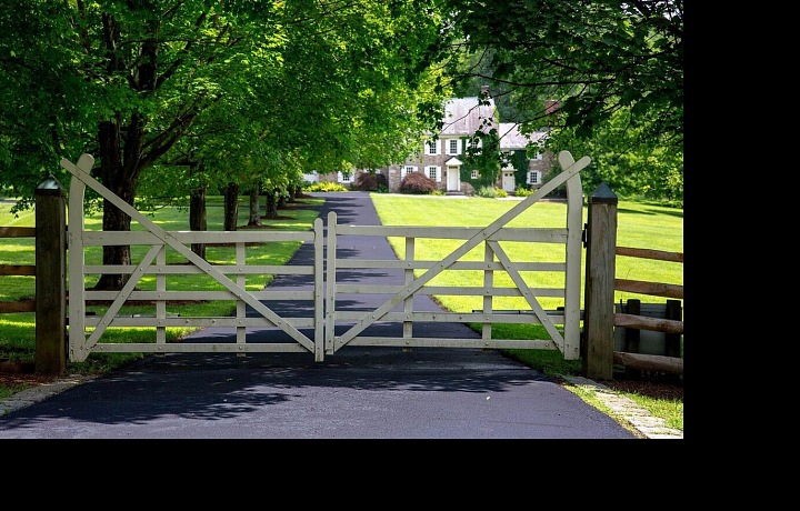 Už u vjezdu poznáte, že jde o výjimečnou nemovitost