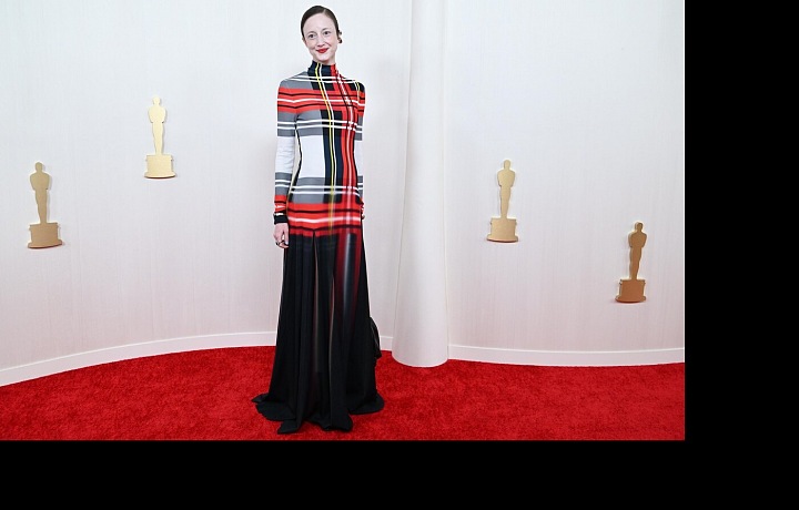 Andrea Riseborough a její deka