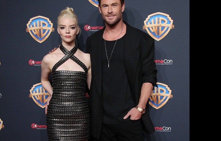 Chris Hemsworth volil velmi dobře! A to nejen oblečení