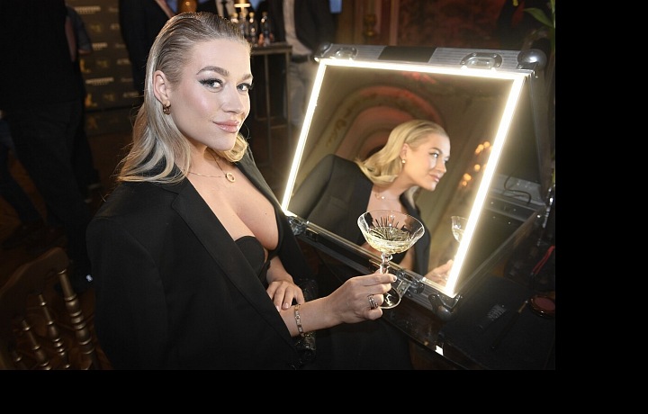 Dominika měla nejodvážnější výstřih večera