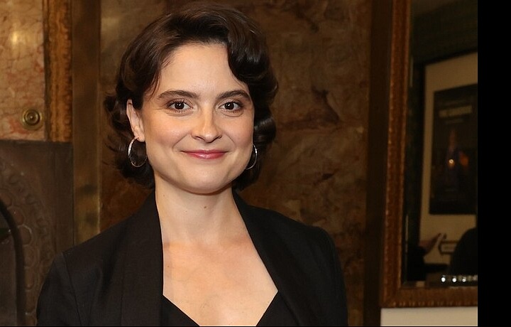 Herečka Eva Podzimková, dříve Josefíková, nenuceně oznámila, že je těhotná.