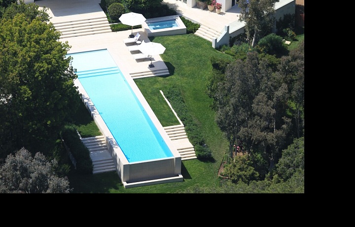 V bazénu je dost místa pro všechny 