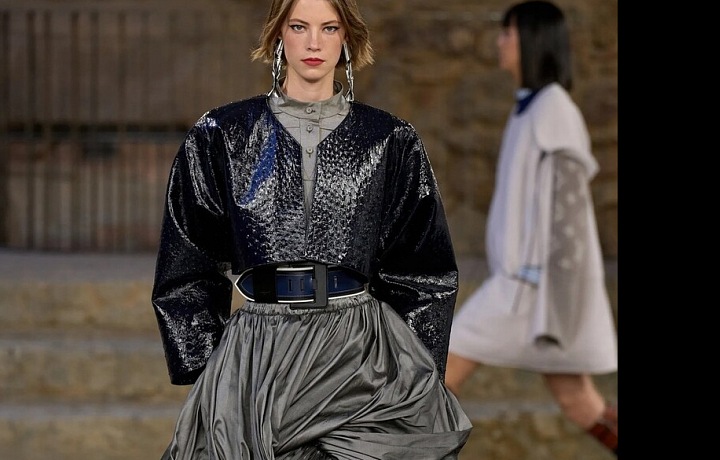 Hlavním motivem je okázalost