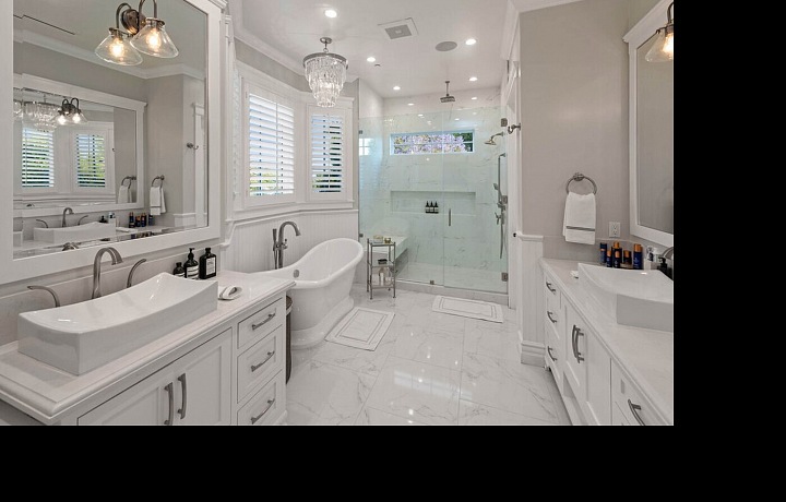 Nechybí luxusní koupelna