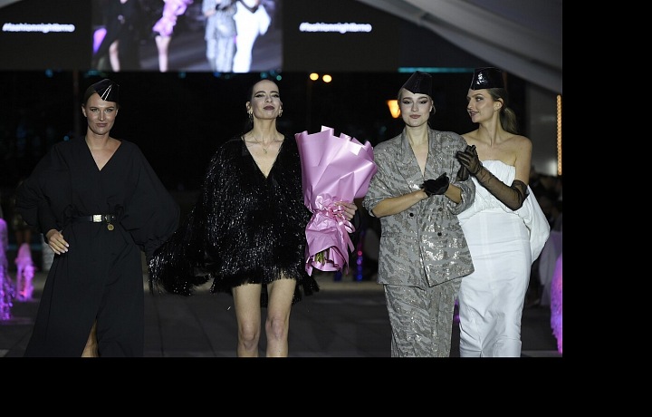 Módní show Debbie Brown