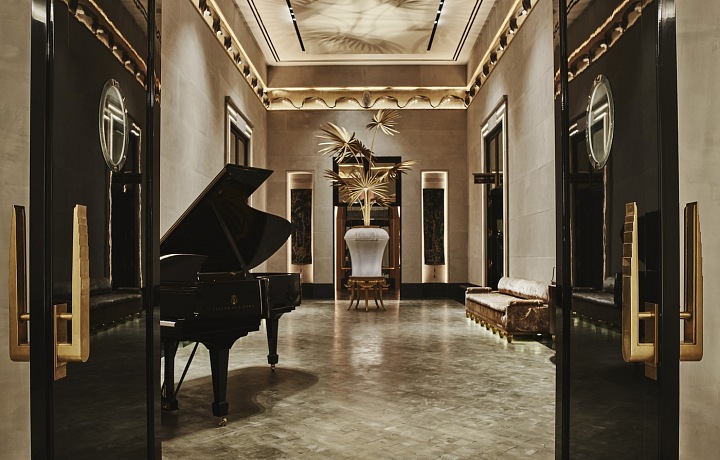 Král Karel III. si pořídil další luxusní byt v New Yorku s vlastním tenisovým kurtem i soukromým welness nebo krytým bazénem