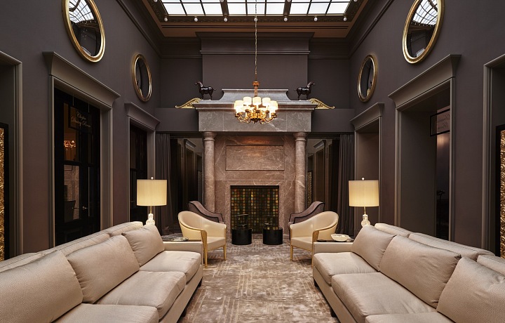 Král Karel III. si pořídil další luxusní byt v New Yorku s vlastním tenisovým kurtem i soukromým welness nebo krytým bazénem