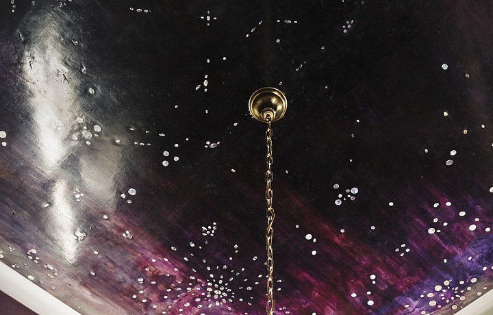 Král Karel III. si pořídil další luxusní byt v New Yorku s vlastním tenisovým kurtem i soukromým welness nebo krytým bazénem