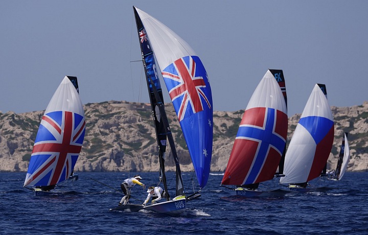 Česká vlajka je v jachtingu velmi výrazně vidět.