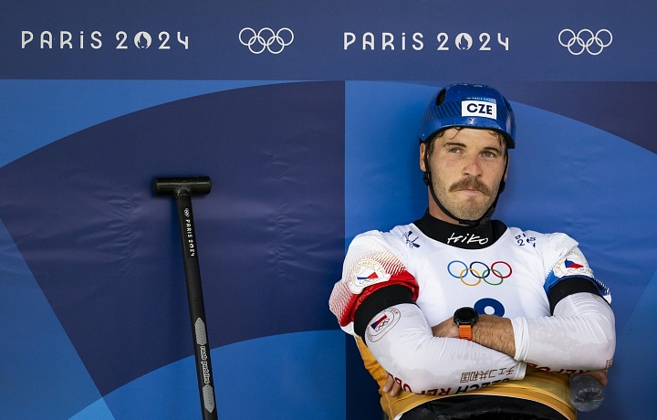 Lukáš Rohan čeká na 2. místě na další jízdy soupeřů. Nakonec skončil na 6. místě