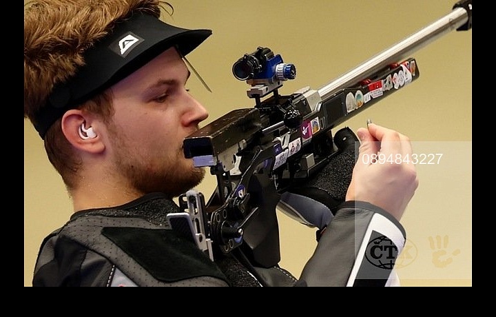 Střelec Jiří Přívratský skončil čtvrtý v třípolohové malorážce na 50 metrů. 