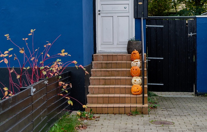 Na domech nechybí dýně, potkáte je na každém rohu