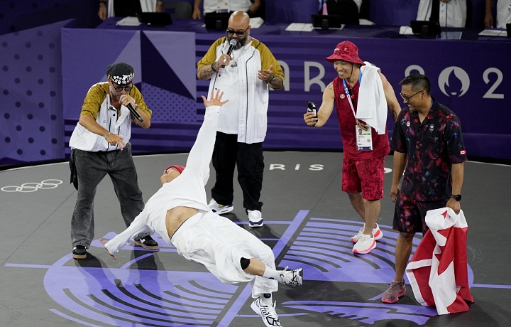 Premiéra a zároveň derniéra sportovní disciplíny breakdance na olympijských hrách.
