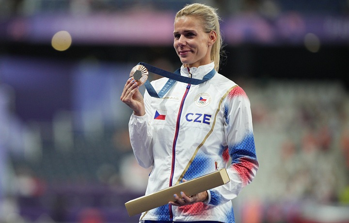 Oštěpařka Nikola Ogrodníková vybojovala v Paříži nečekaně bronzovou medaili.