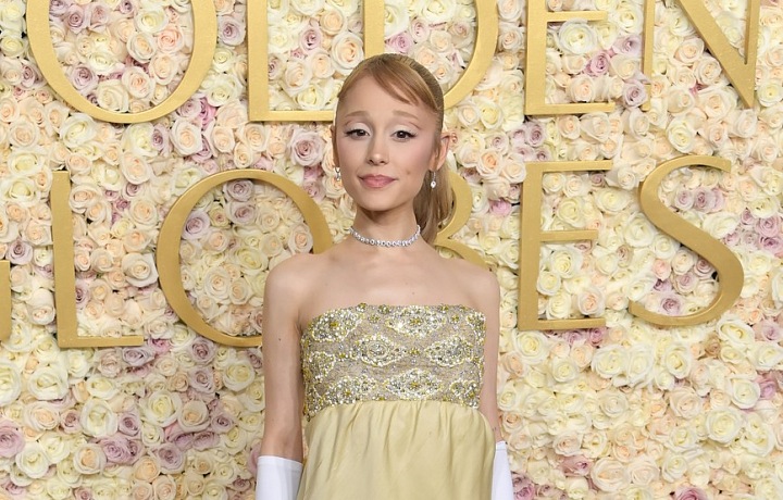 Ariana Grande vsadila na šaty ze 60. let. 