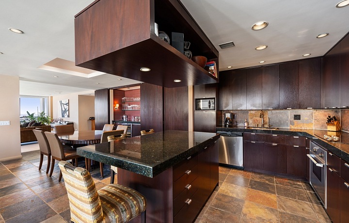 Kuchyň bytu Catherine Zeta-Jones a Michaela Douglase