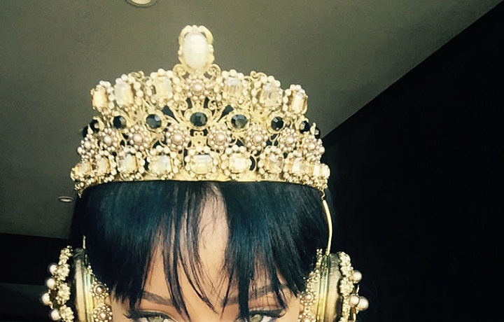 Rihanna a luxusní sluchátka D&G, Frends