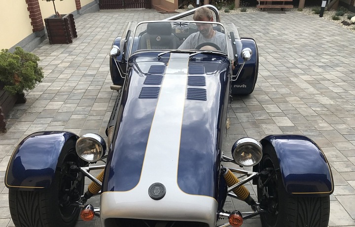 Robert Šlachta ve svém oblíbeném sportovním autě.