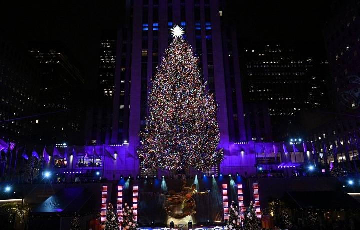  91. ročník rozsvícení vánočního stromku v Rockefellerově centru v New Yorku