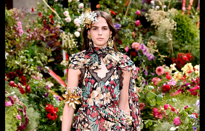 Rodarte nabízí luxusní rafinované róby.