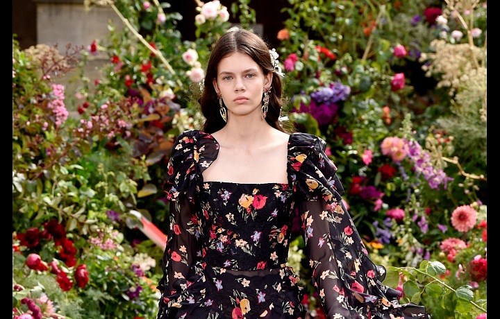 Rodarte nabízí luxusní rafinované róby.