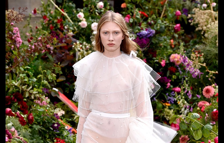 Rodarte nabízí luxusní rafinované róby.