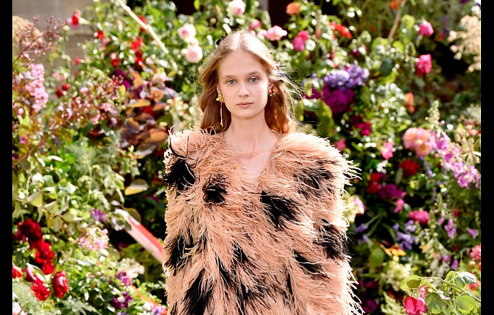 Rodarte nabízí luxusní rafinované róby.