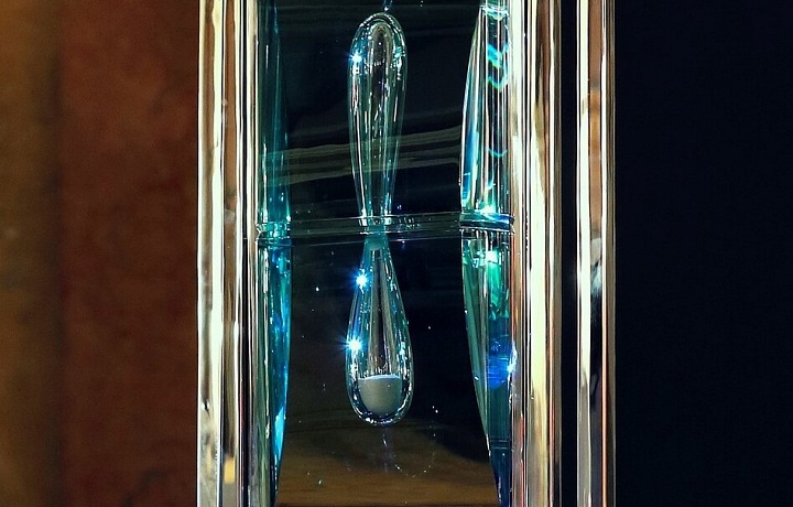 Detail horní části