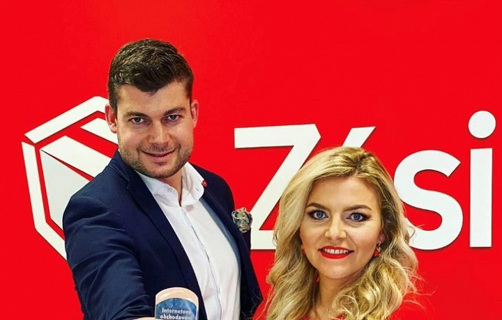 Kijonková s ředitelem marketingu Milanem Šmídem. 