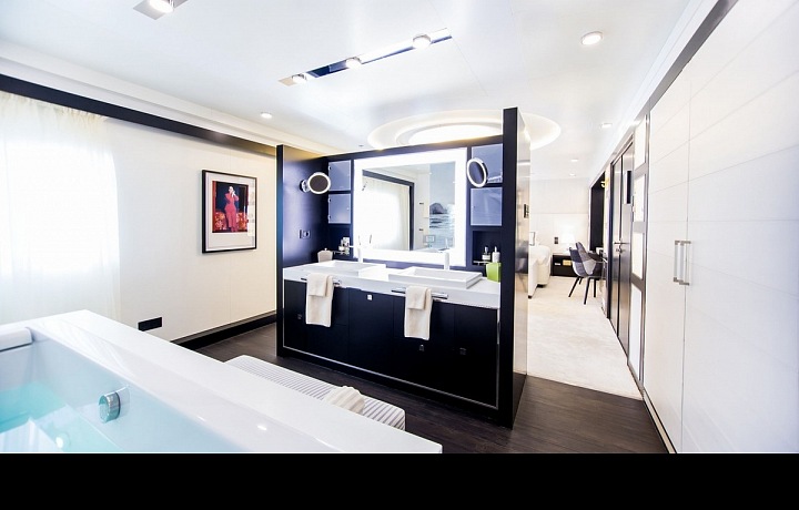 Jachta Saluzi je k pronájmu!