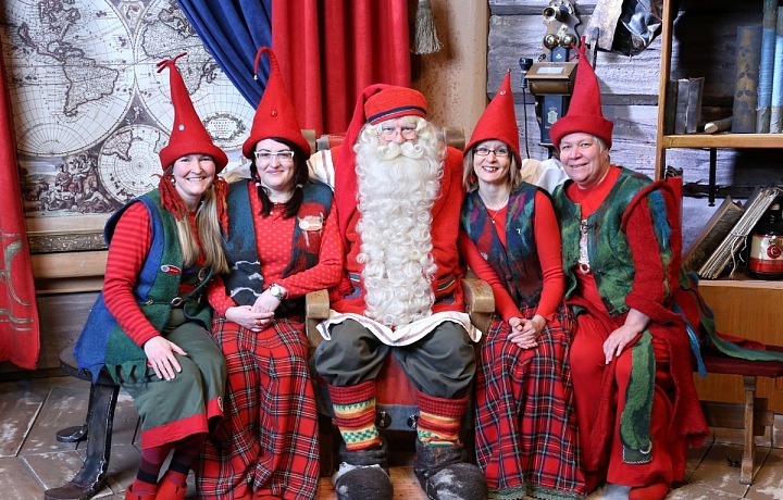 Santa a jeho pomocníce, Santa Villafe Finsko