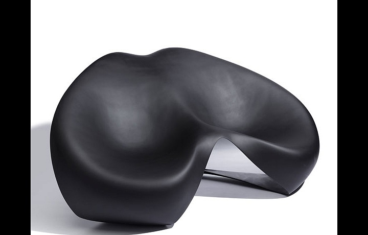 Návrh sedačky ve spolupríci se Zahou Hadid