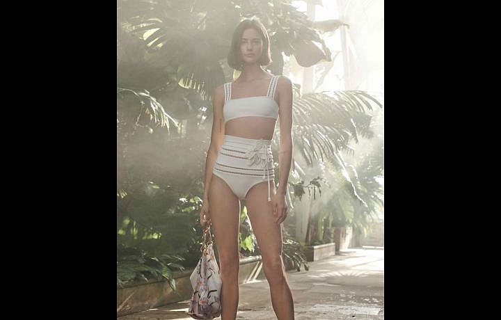 Orchidej zdobí nejen luxusní plavky Zimmermann