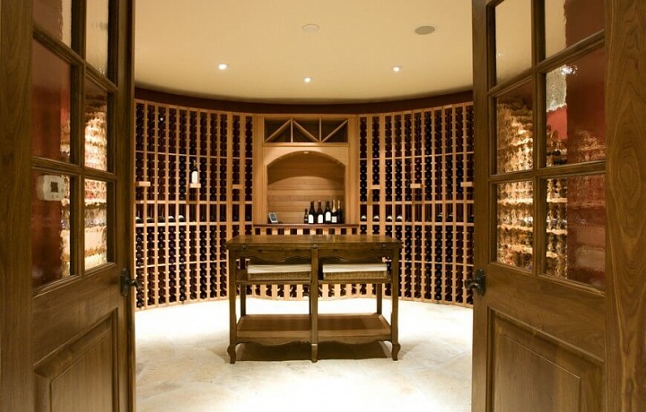 Luxusní vinný sklep ze dřeva