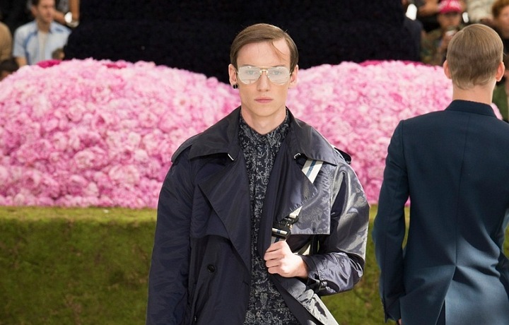 V kolekci se objevují také další výrazné vzory