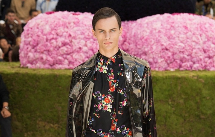 SS 2019 je plná květinových vzorů