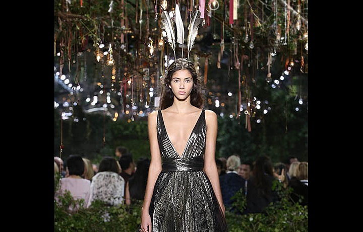 Luxusní třpytivé šaty