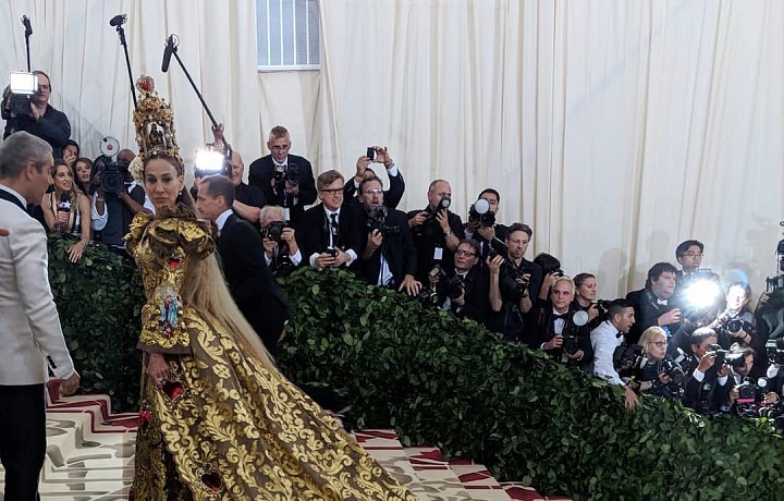 Sarah Jessica Parker - šaty Dolce and Gabbana