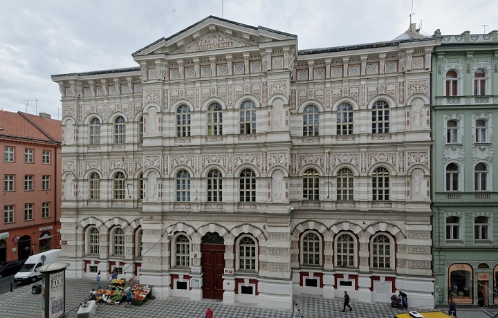 Škola vyšší dívčí, Vodičkova ulice