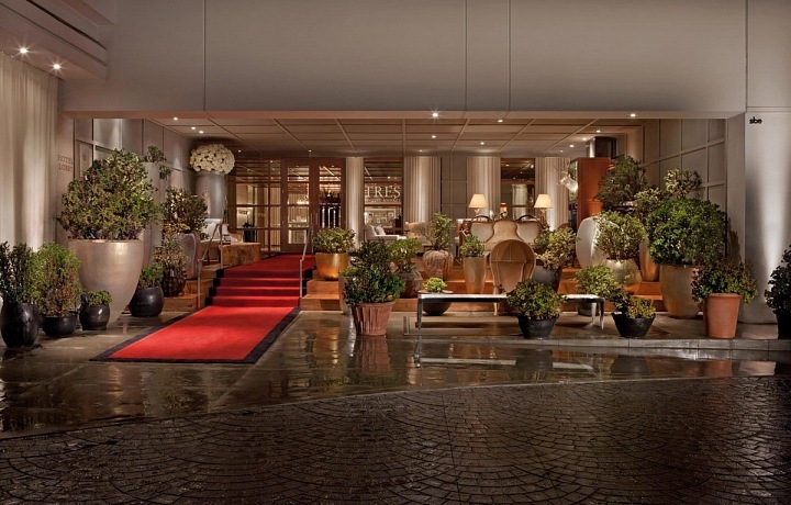 SLS Beberly Hills, vstup do hotelu