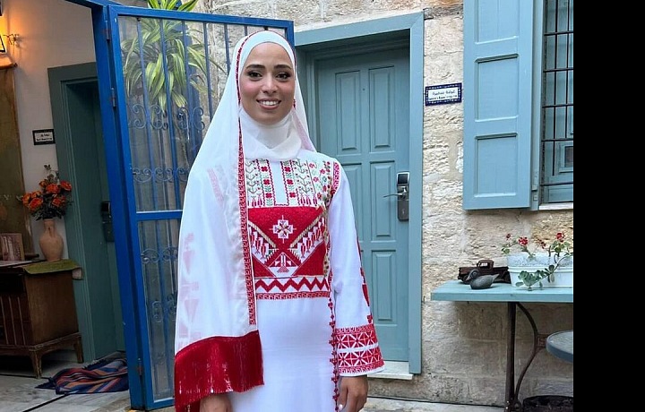 Nevěsta v Palestině musí mít slušný oděv.