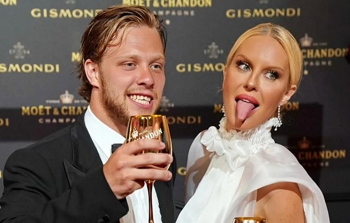 Simona Krainová sdílela vzpomínkovou fotku s Davidem Pastrňákem.