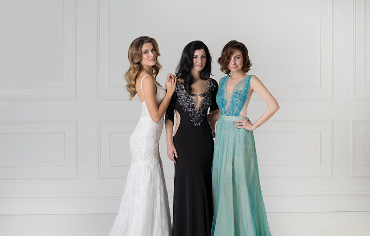 Sabáčková šije hlavně společenské a svatební šaty.