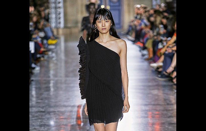 Malé černé Givenchy S/S 2018
