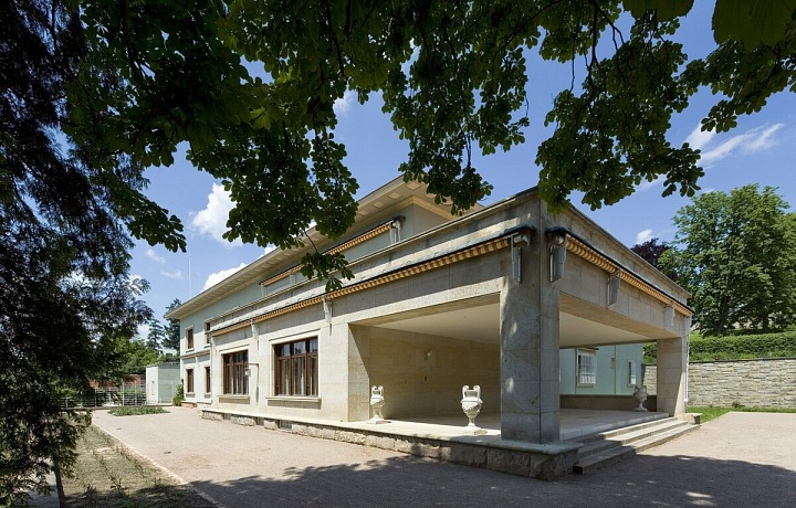 Stiassného vila z boku