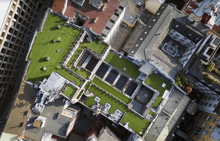 Pohled na terasu Lucerny 