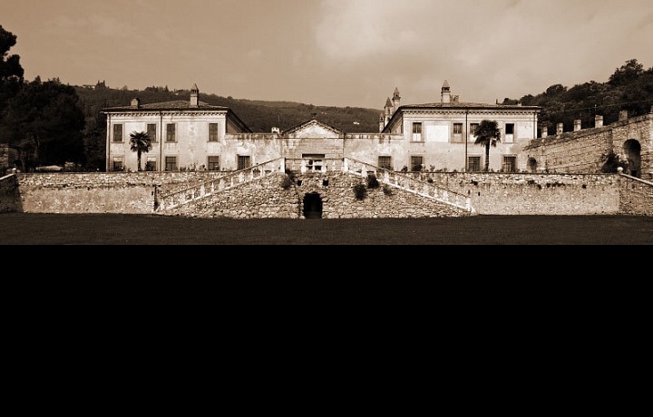 Historický snímek vinařství Allegrini