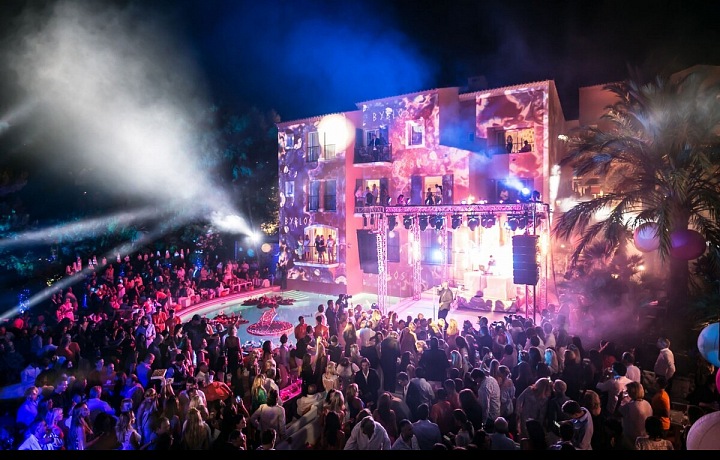 Diskotéka hotelu Byblos